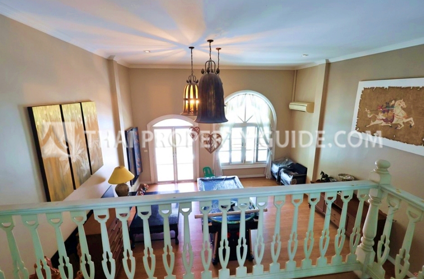 Townhouse in Sukhumvit 