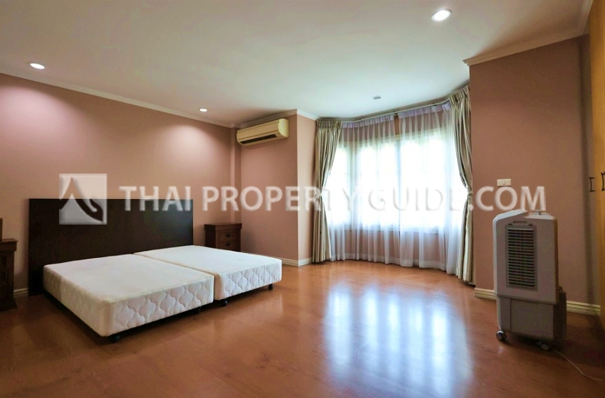 Townhouse in Sukhumvit 