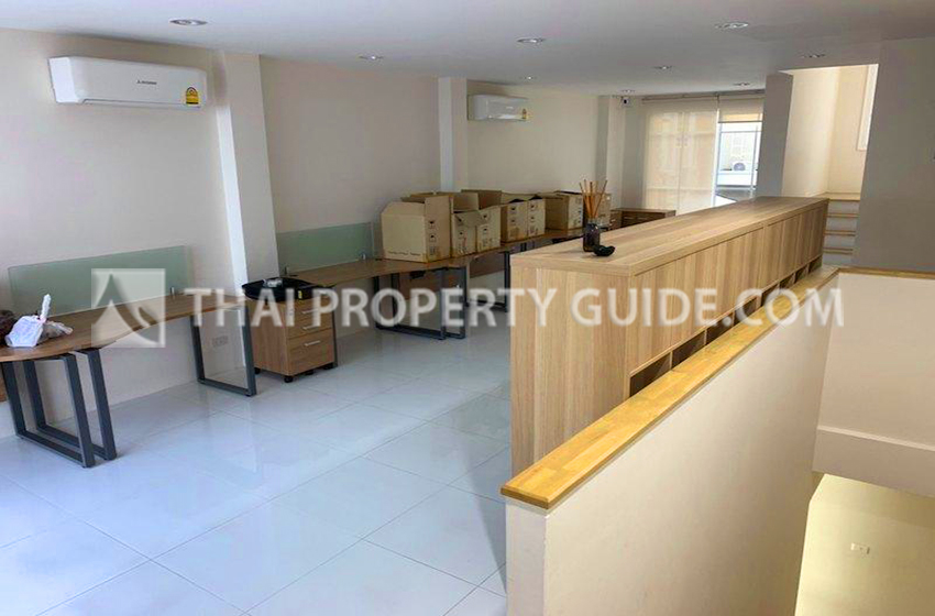 Townhouse in Sukhumvit 