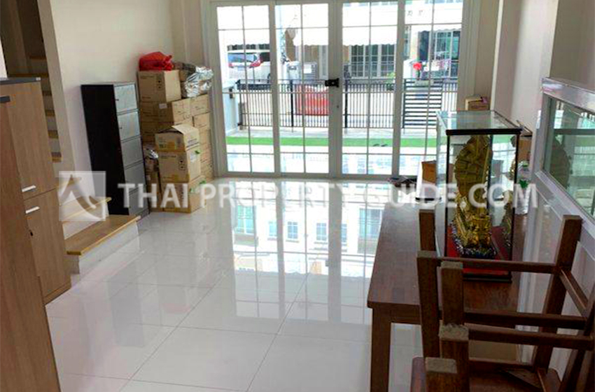 Townhouse in Sukhumvit 