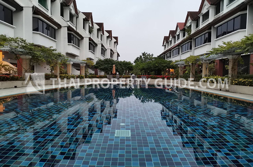 Townhouse in Sukhumvit 