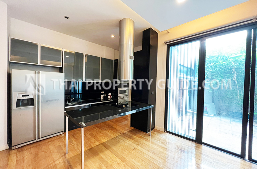 Townhouse in Sukhumvit 