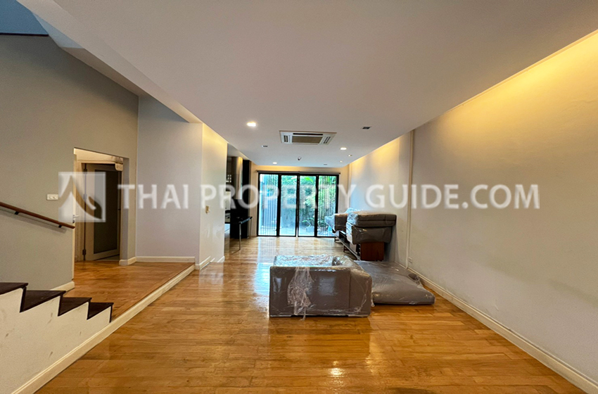 Townhouse in Sukhumvit 