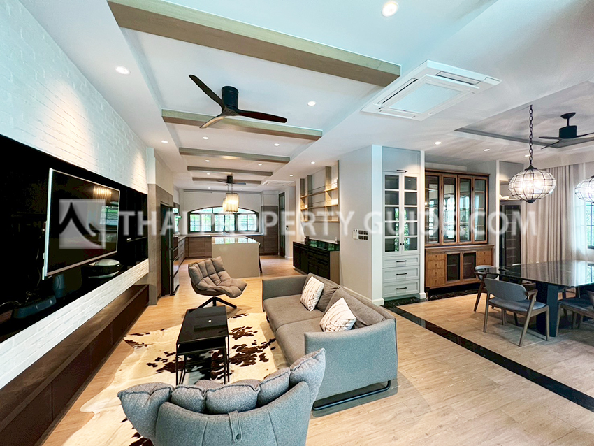 Townhouse in Sukhumvit 