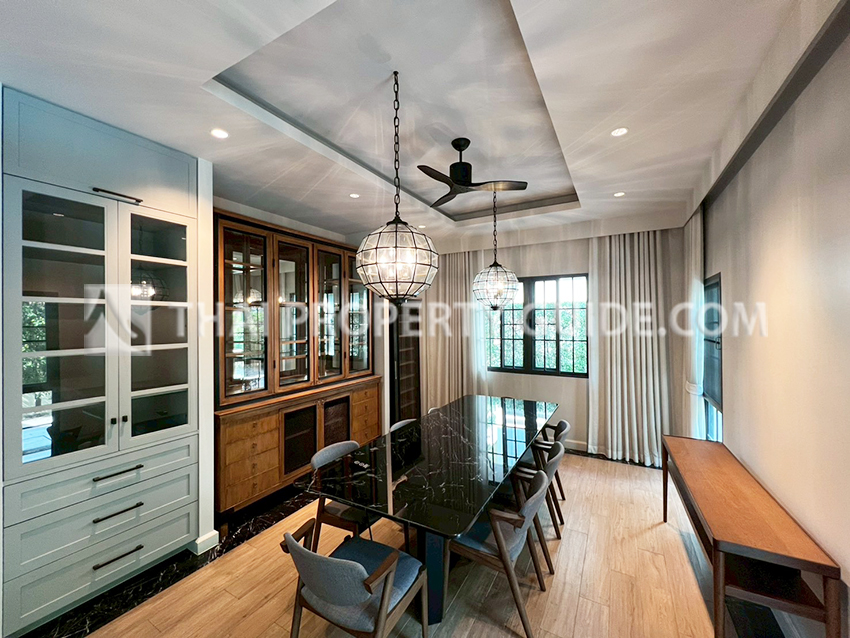 Townhouse in Sukhumvit 