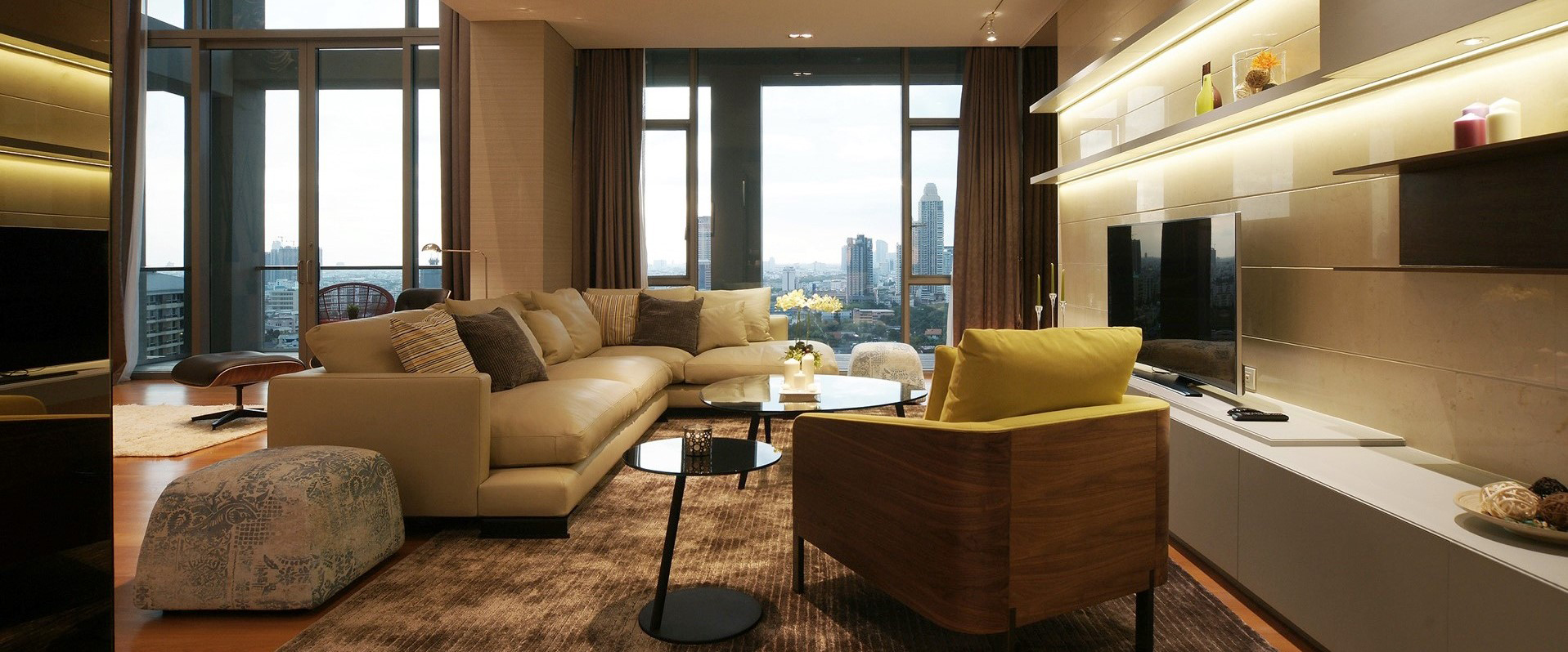 Luxurious modern condo 